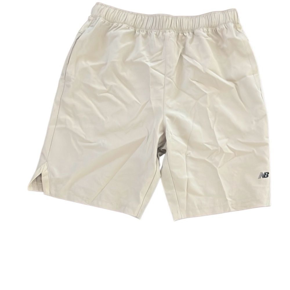 New balance boys size 18 to 20 athletic shorts never worn
